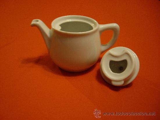 Antig&uuml;edades: CAFETERA DE PORCELANA BLANCA - Foto 3