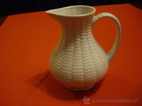 Antig&uuml;edades: JARRA DE PORCELANA BLANCA - Foto 1