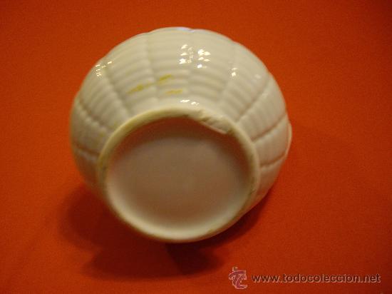 Antig&uuml;edades: JARRA DE PORCELANA BLANCA - Foto 3