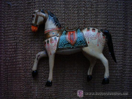 Antig&uuml;edades: ANTIGUO CABALLO DE MADERA POLICROMADA - Foto 1