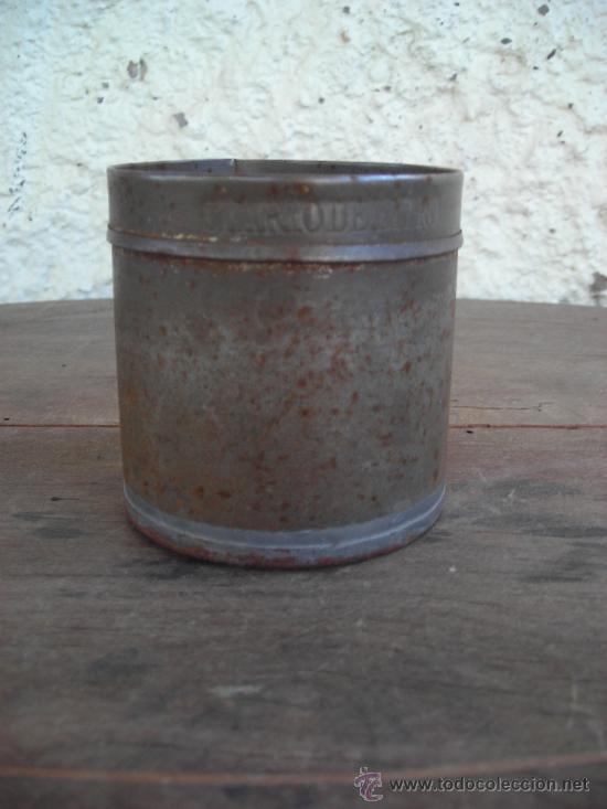 Antig&uuml;edades: JARRA MIDIDOR  CUARTO DE LITRO  MUSA BARCELONA LETRAS GRAVADAS