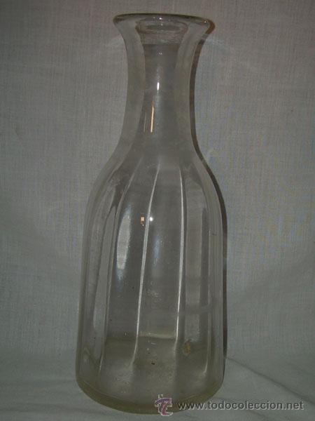 Antig&uuml;edades: PRECIOSA BOTELLA DE CRISTAL PARA AGUA EN