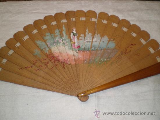 Antig&uuml;edades: abanico pintado de madera antiguo - Foto 1