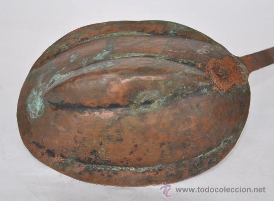Antig&uuml;edades: Antiguo cazo de extra&ntilde;a forma. - Foto 4