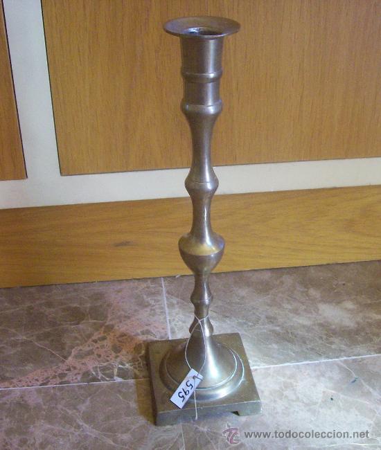 Antig&uuml;edades: ANTIGUO CANDELABRO DE LATON - Foto 1