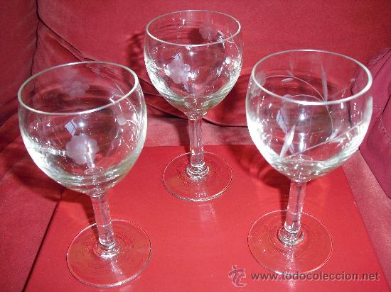 Oggetti Antichi: 3 copas antiguas para vino de cristal tallado
