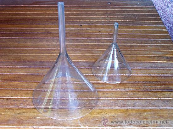 Antig&uuml;edades: EMBUDOS DE LABORATORIO DE CRISTAL SOPLADO. - Foto 1