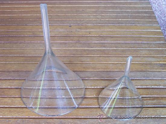 Antig&uuml;edades: EMBUDOS DE LABORATORIO DE CRISTAL SOPLADO. - Foto 2