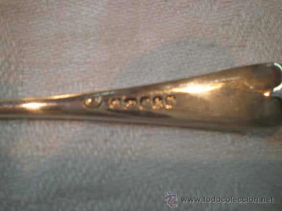 Antig&uuml;edades: juego de cinco cucharas  de metal - Foto 2