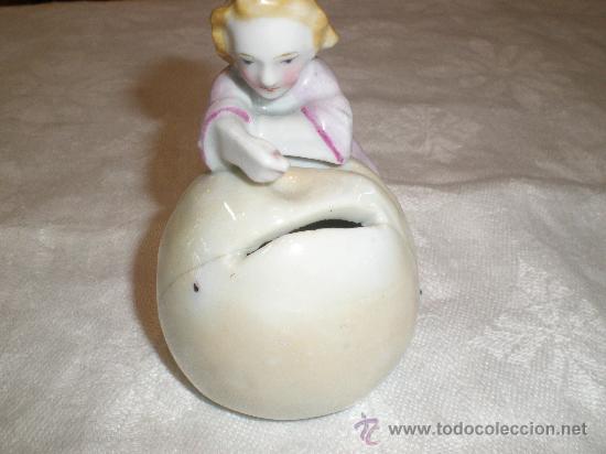 Antig&uuml;edades: hucha en porcelana - Foto 1