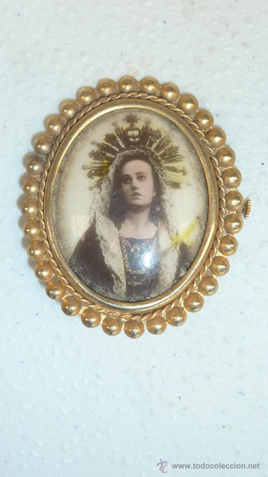 Antig&uuml;edades: Broche de la virgen en pasta y metal. - Foto 1