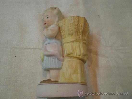 Antig&uuml;edades: ni&ntilde;a palillero en biscuit - Foto 1