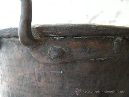 Antig&uuml;edades: ANTIGUA CALDERA DE COBRE REPUJADA - Foto 3