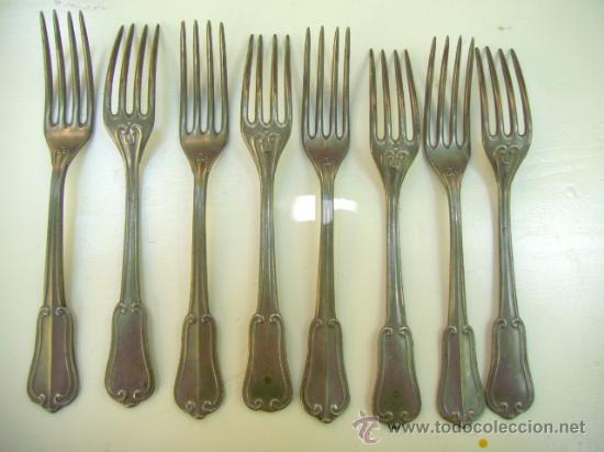Antiques: CUBIERTOS ANTIGUOS ARTE DE LA MESA juego de 8 tenedores siglo 19 de metal o esta&ntilde;o
