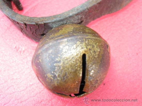 Antig&uuml;edades: ANTIGUO COLLAR CON CASCABEL PARA EL GANADO - Foto 2