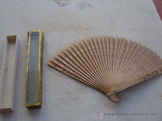 Antig&uuml;edades: ABANICO CON ESTUCHE - Foto 1