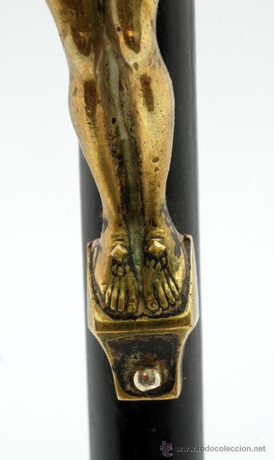 Antig&uuml;edades: Crucifijo en madera y bronce con base S XIX - Foto 10