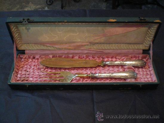 Antig&uuml;edades: pareja de cubertos de servir con su caja - Foto 1