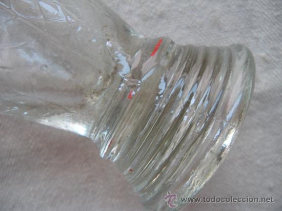 Antig&uuml;edades: FLORERO DE CRISTAL CON RELIEVES - Foto 2