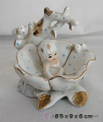 Antiquit&eacute;s: BEBE DENTRO DE FLOR FIGURA DE PORCELANA FIRMADA PRECIOSA