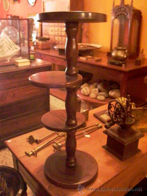 Antig&uuml;edades: Peque&ntilde;o expositor - Foto 2