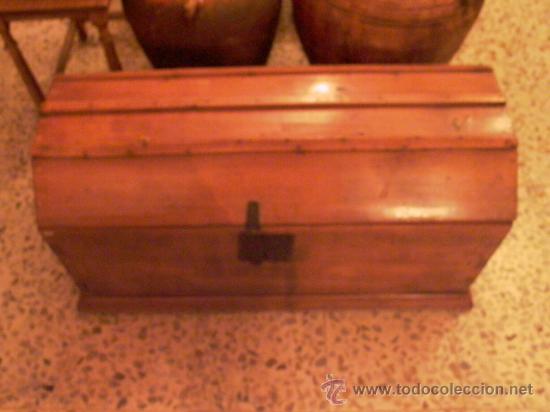 Antig&uuml;edades: ANTIGUO BAUL PROCEDENTE DE CONVENTO DE MONJAS - Foto 1
