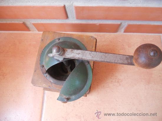 Antig&uuml;edades: ANTIGUO MOLINILLO EN MADERA. - Foto 2
