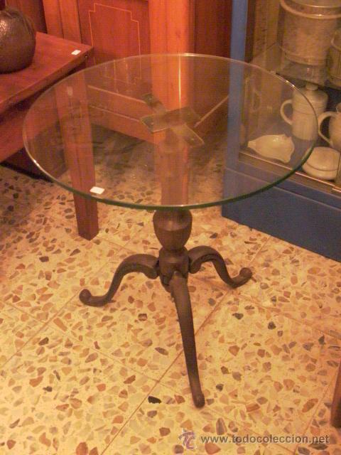 Antig&uuml;edades: MESA DE CRISTAL CON BONITO PIE DE HIERRO - Foto 1