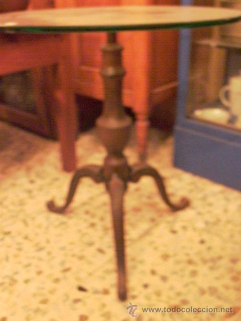 Antig&uuml;edades: MESA DE CRISTAL CON BONITO PIE DE HIERRO - Foto 2
