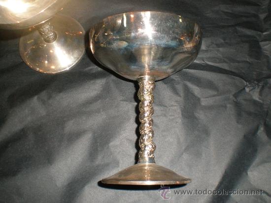 Antig&uuml;edades: Seis copas de cava de metal - Foto 3