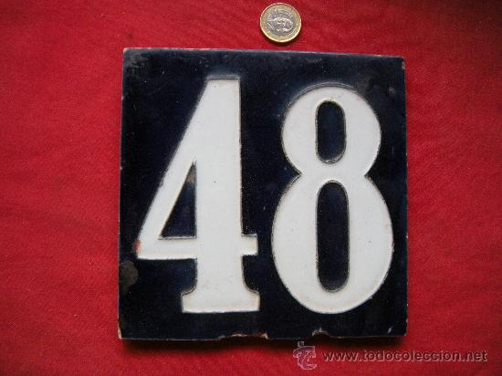 Antig&uuml;edades: ANTIGUO AZULEJO CON N&ordm; 48 - Foto 1