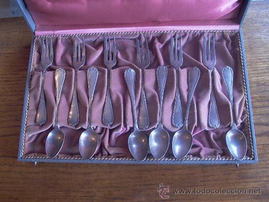 Antig&uuml;edades: ESTUCHE CON 12 PIEZAS PARA EL POSTRE  EN ALPACA PLATEADA - Foto 2