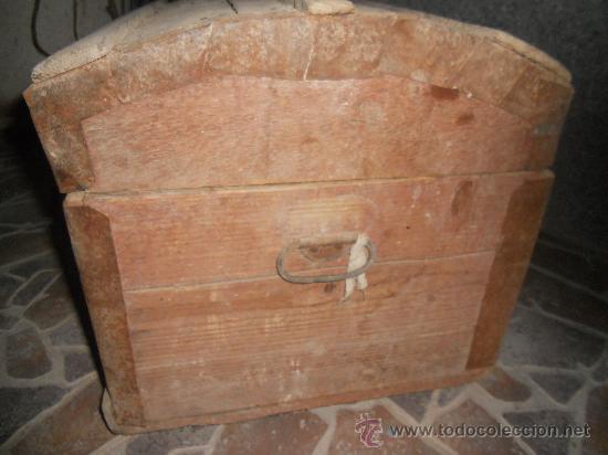 Antig&uuml;edades: ANTIQUISIMO BAUL EN MADERA - Foto 1