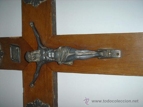 Antig&uuml;edades: Crucifijo de madera. - Foto 2