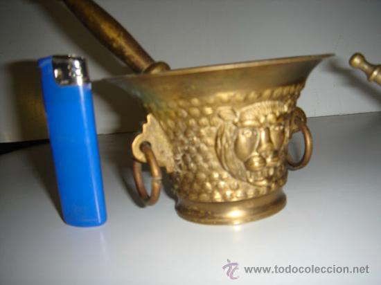 Antig&uuml;edades: Colecci&oacute;n de morteros o almireles de bronce.