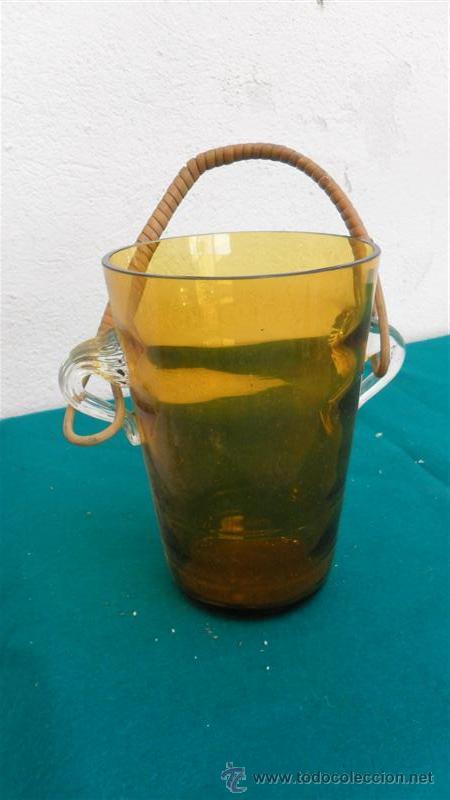 Antig&uuml;edades: cubitera de cristal marron - Foto 1
