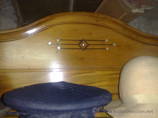 Antig&uuml;edades: Parag&uuml;ero de madera de cetil. - Foto 3