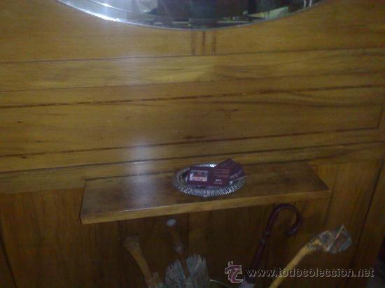 Antig&uuml;edades: Parag&uuml;ero de madera de cetil. - Foto 4