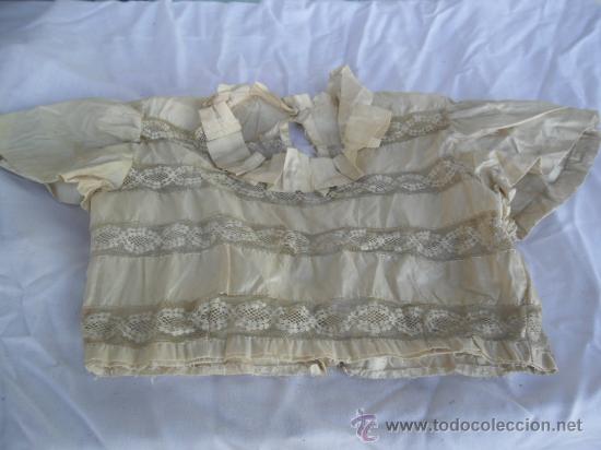 Antig&uuml;edades: CAMISA DE SEDA CON ENCAJE SIGLO XIX - Foto 1