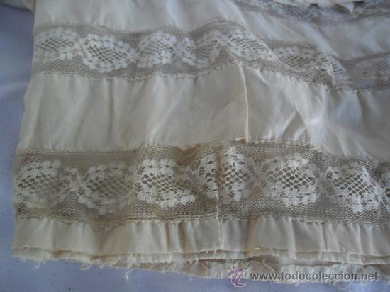 Antig&uuml;edades: CAMISA DE SEDA CON ENCAJE SIGLO XIX - Foto 3