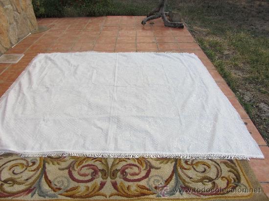 Antig&uuml;edades: ANTIGUA COLCHA DE CAMA 235X203 CMS - Foto 1