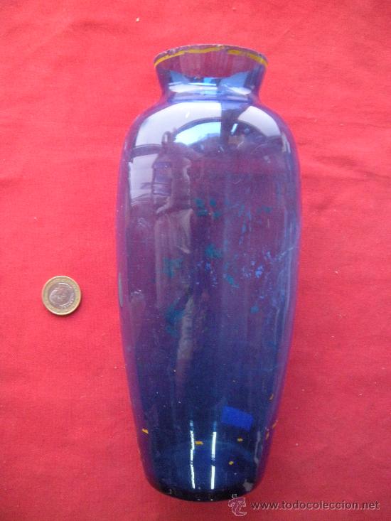 Antiquit&eacute;s: ANTIGUO FLORERO EN CRISTAL AZUL