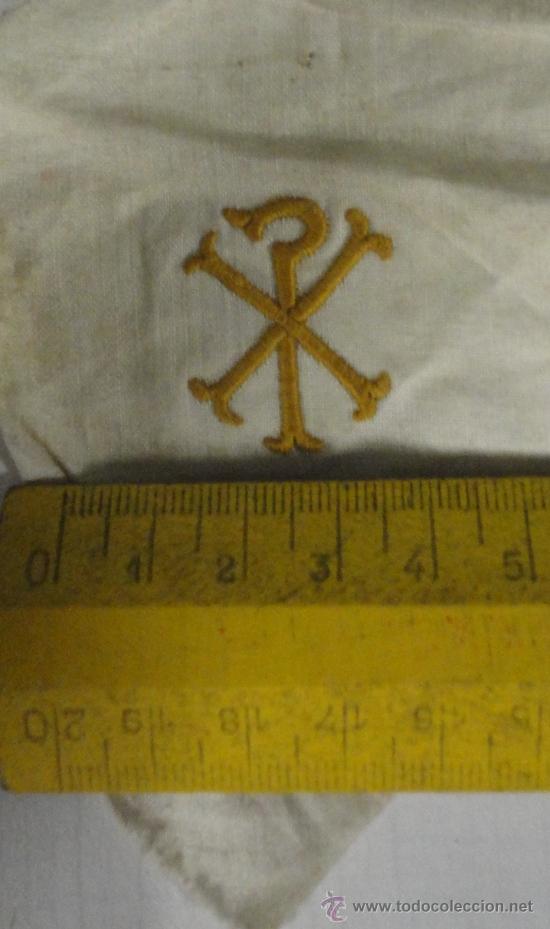 Antig&uuml;edades: Bordado de emblema religioso. - Foto 1