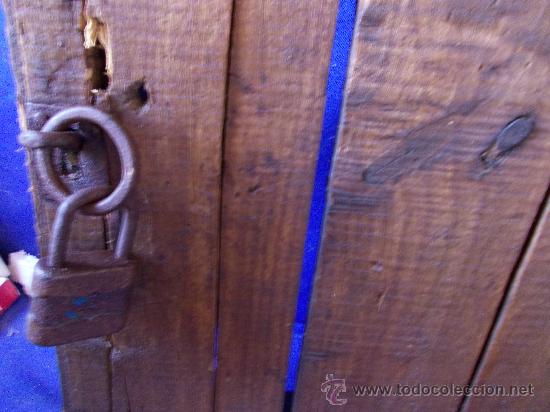 Antig&uuml;edades: postigo antiguo de madera - Foto 2