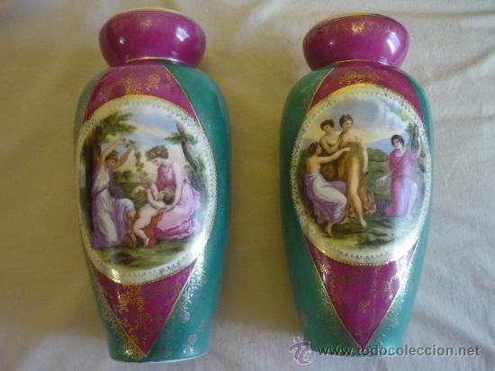 Antig&uuml;edades: Pareja de jarrones de porcelana de Viena - Foto 1