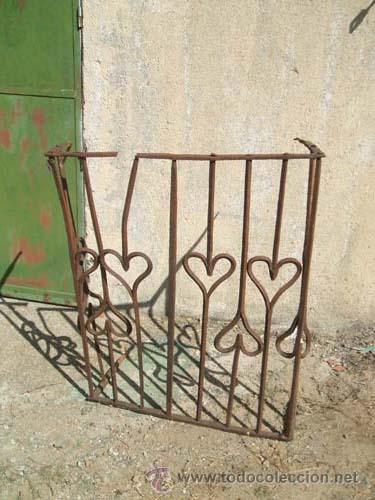 Oggetti Antichi: G Magnifico balc&oacute;n en forja del s. XVI con motivo de corazones.