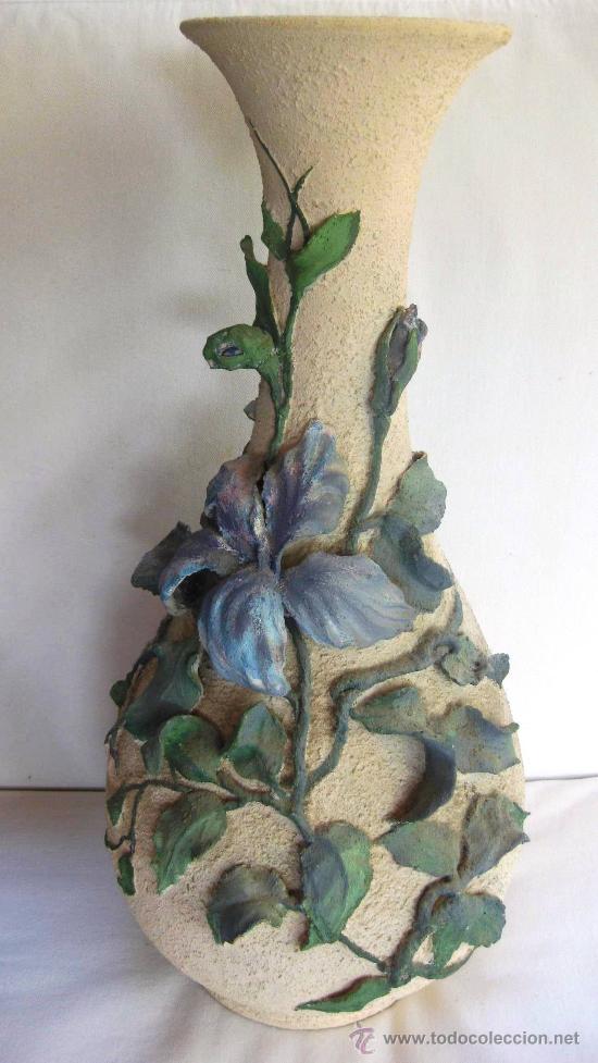 Antig&uuml;edades: Jarr&oacute;n antiguo con aplicaciones florales - Foto 1