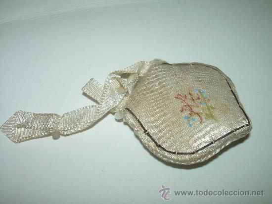 Antig&uuml;edades: ANTIGUO Y BONITO ESCAPULARIO DE TELA. - Foto 2