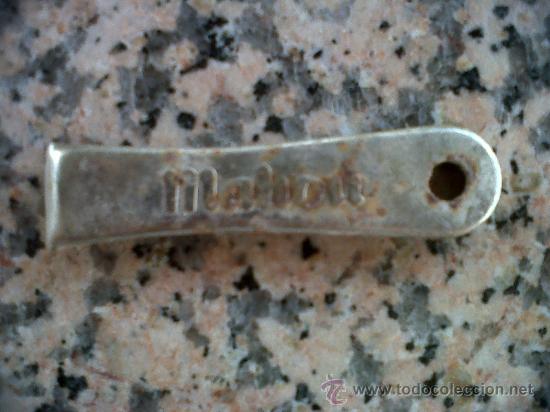 Antig&uuml;edades: ABREBOTELLAS MAHOU - Foto 1