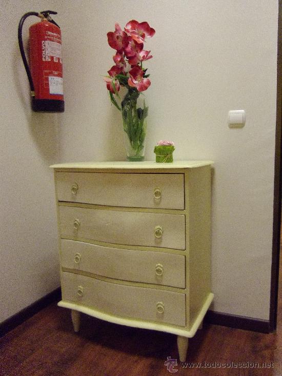 Antig&uuml;edades: C&Oacute;MODA EN BLANCO Y CREMA - Foto 1